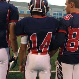 Meet your Posher, Isaias